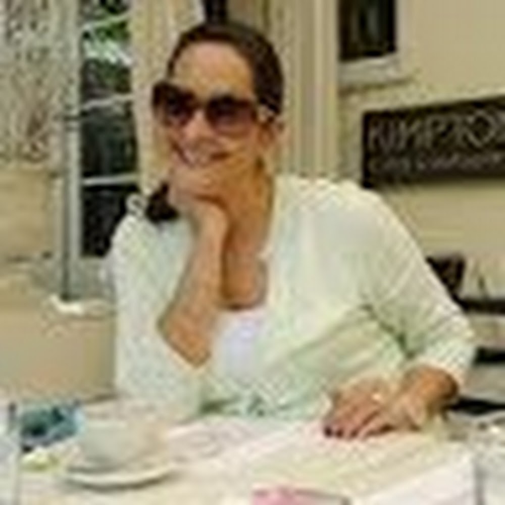 Meet your Posher, Angela